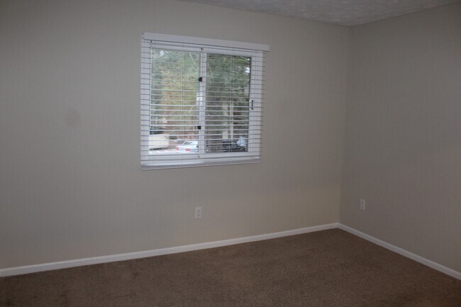 Lake Pointe Village, Traverse City, MI 49686 - photo 6