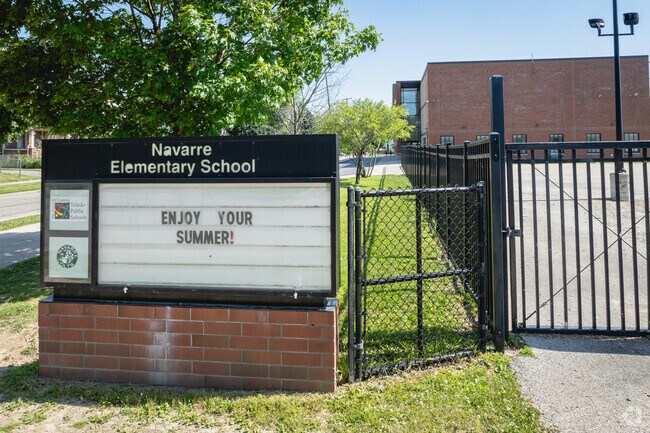 Navarre Elementary welcomes new students.