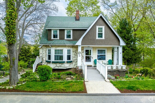 Bungalow style home in Columbus Park.