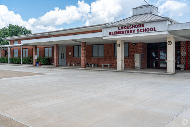Lakeshore Elementary School offers plenty of fun after school activities.