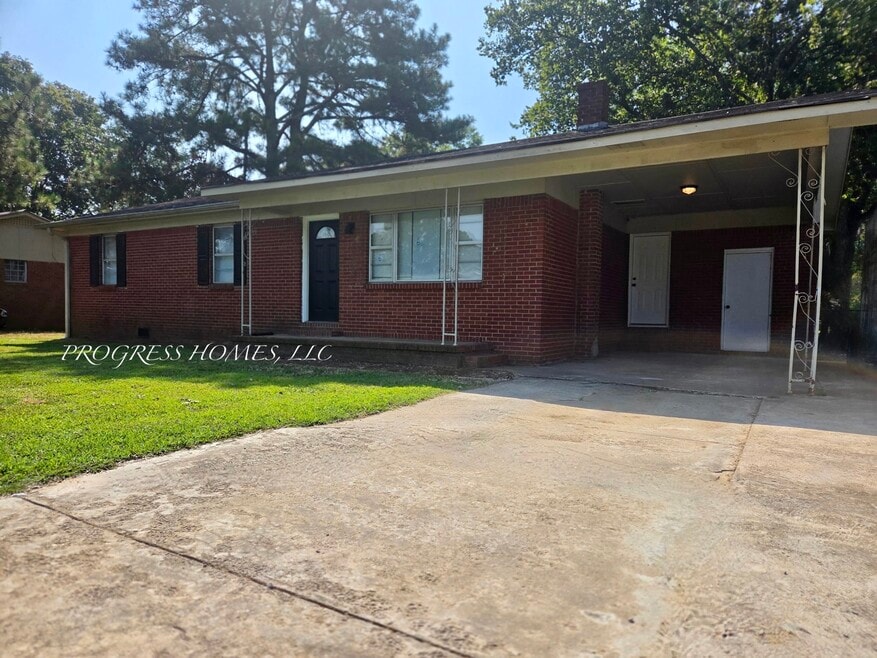 327 Larkwood Dr SW, Decatur, AL 35601 - photo 1