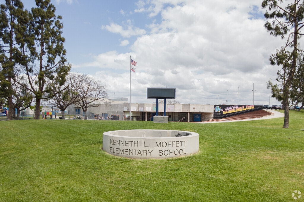 Welcome to Moffet Elementary School in the Lennox community.