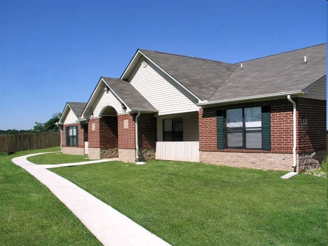 Yukon on 15th, Yukon, OK 73099 - photo 6