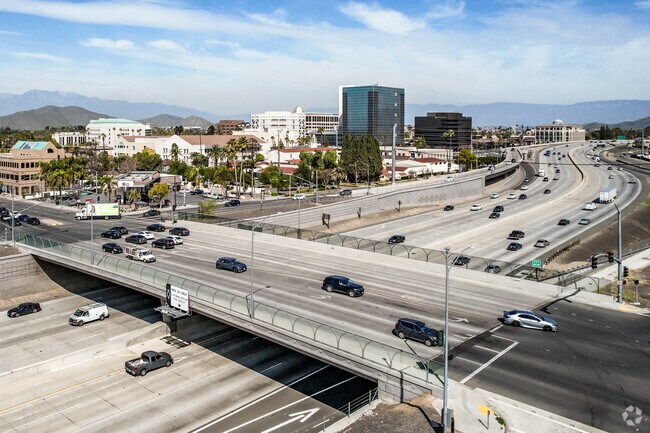 Downtown RIverside is just a quick hop on the 91 freeway from Allesandro Heights.