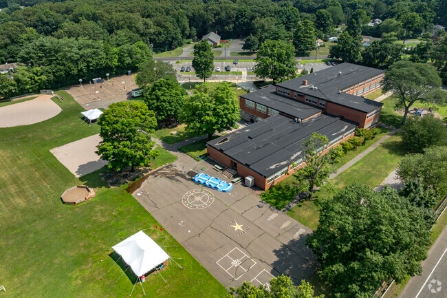 The Chapman School is located at 38 Country Club Road in Cheshire, CT.