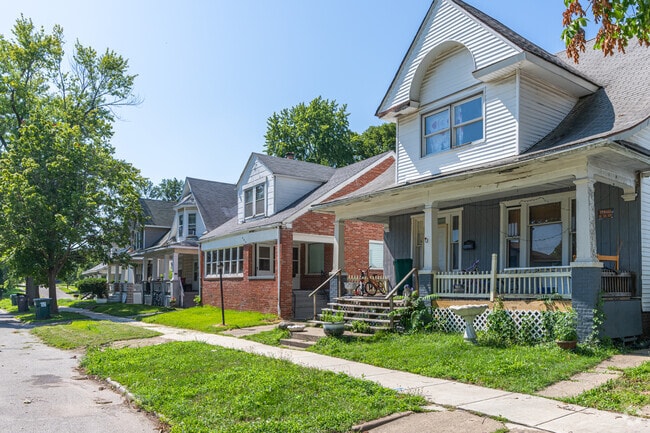 Despite some homes falling into disrepair, they usually sell in three weeks in Jasper Park.