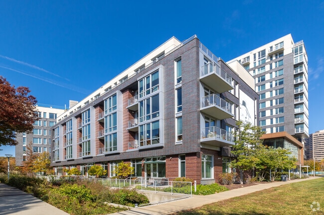 The Pearl, Silver Spring, MD 20910 - photo 2