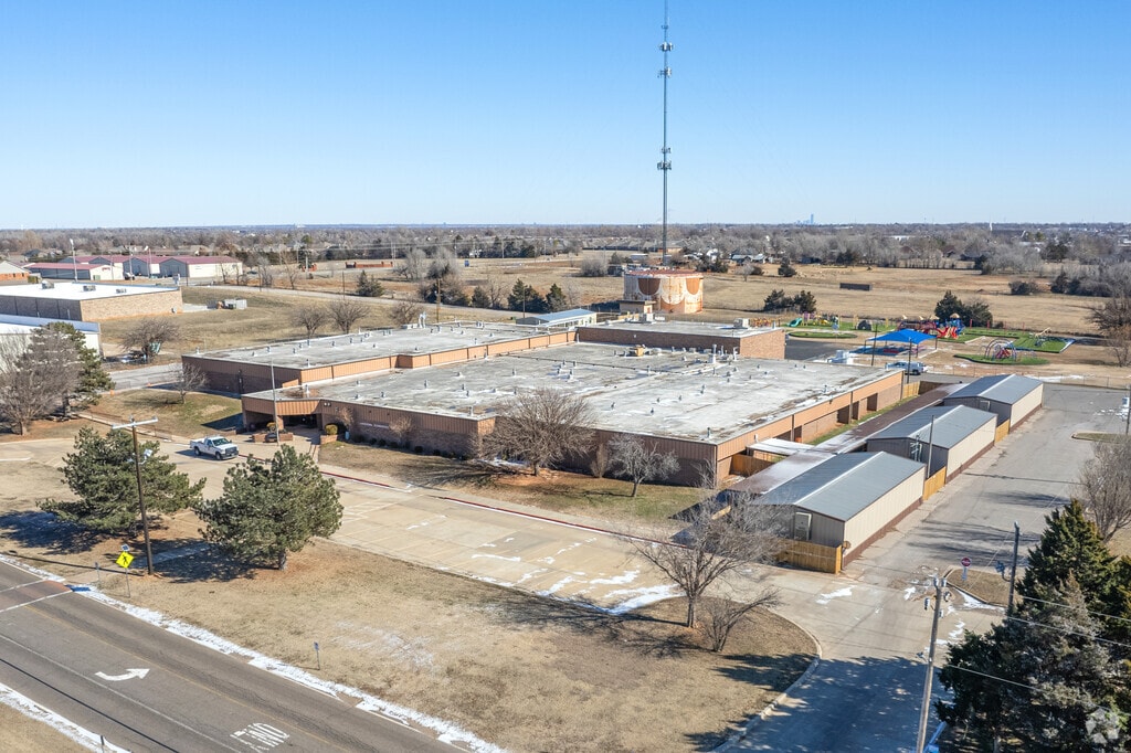 Mustang Lakehoma Elementary School