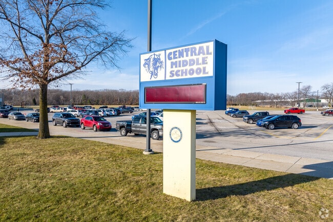 Port Huron's Central Middle School employs over 30 full time teachers and 2 counselors.