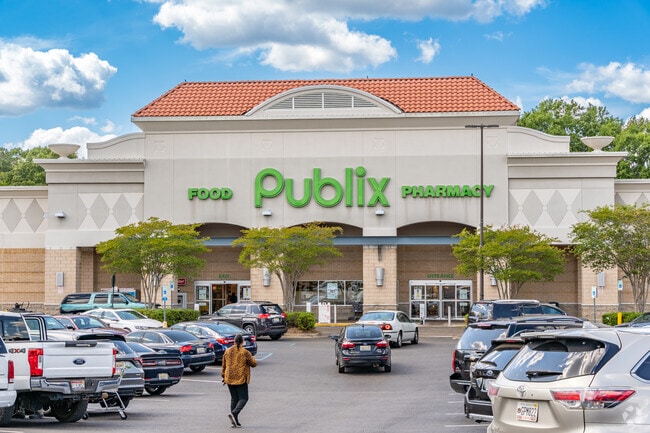 Publix Supermarket anchors Zelda Place west of Hillwood.