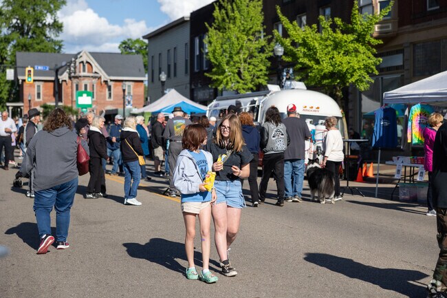 Second Friday's Louisville happens every summer from April to October.