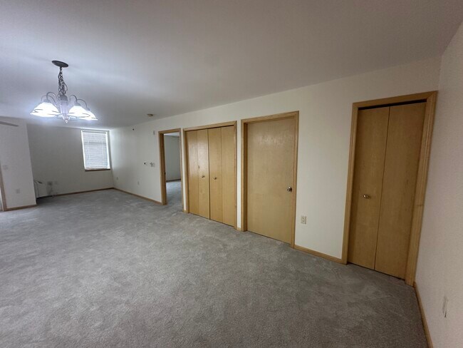 8206 Starr Grass Dr unit 107, Madison, WI 53719 - photo 5
