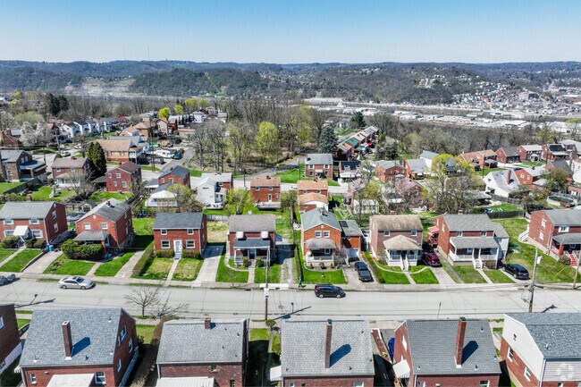 The streets of Stanton Heights are quiet and offer privacy.