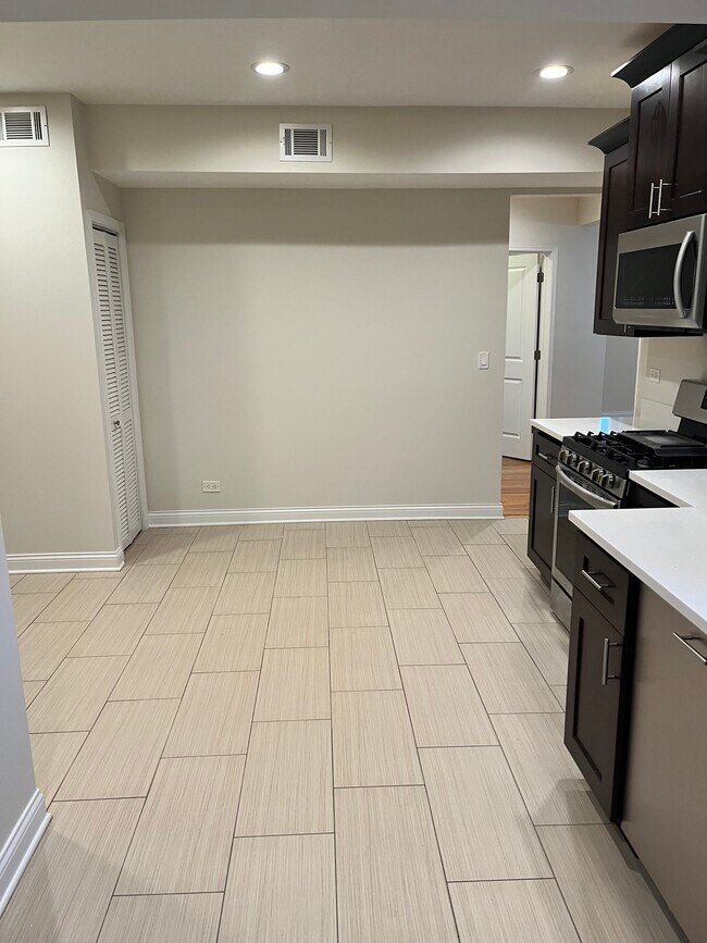 3145 N Lamon Ave unit 1, Chicago, IL 60641 - photo 3