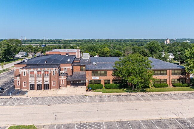 Taft Grade School has a student-teacher ratio of 13 to 1.