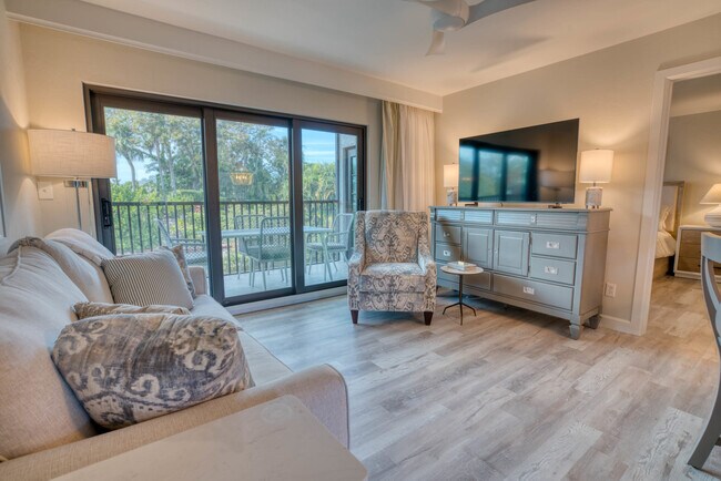 600 Neapolitan Way unit ID1226382P, Naples, FL 34103 - photo 5