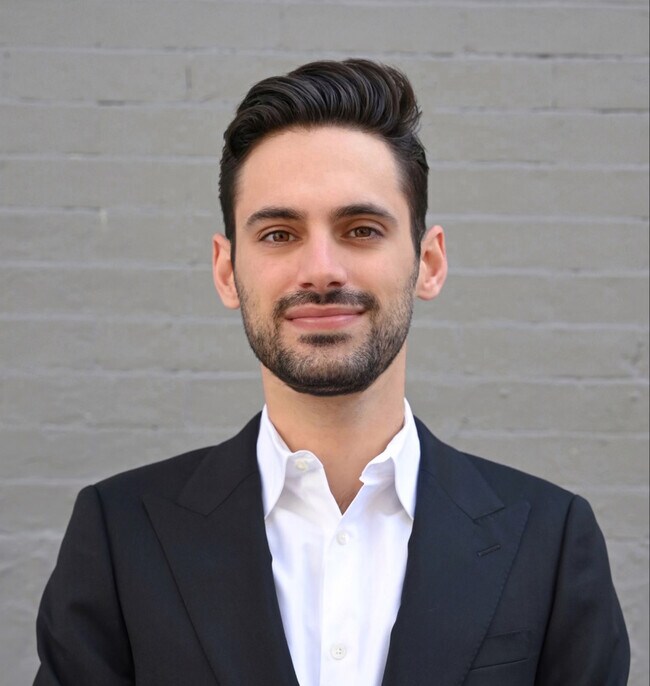 Agent Photo