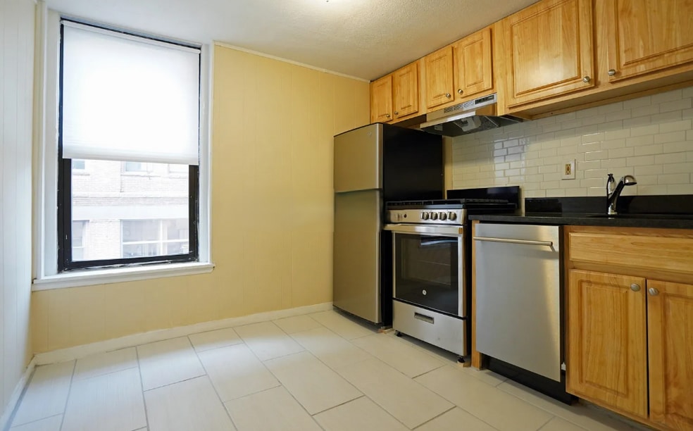 66 Pinckney St unit 238-2, Boston, MA 02114 - photo 1