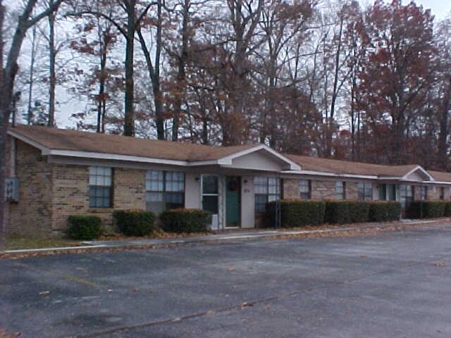 Apartment Living in Quiet Area within Manchester City Limits, Manchester, TN 37355 - photo 1