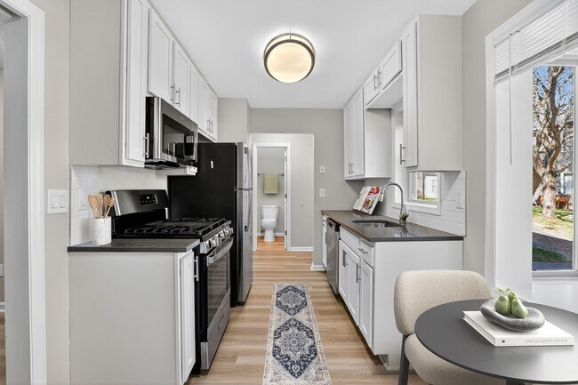 Eagle Rock Apartments at Mohegan Lake, Mohegan Lake, NY 10547 - photo 3