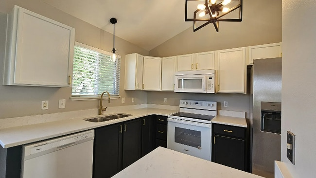 8709 N 153rd St, Bennington, NE 68007 - photo 5