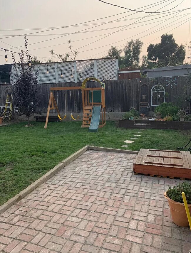 915 N Chester Ave, Inglewood, CA 90302 - photo 3