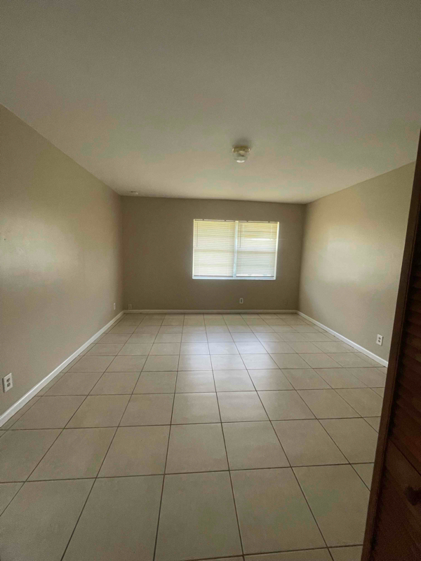 1570 E Breezy Ln, West Palm Beach, FL 33417