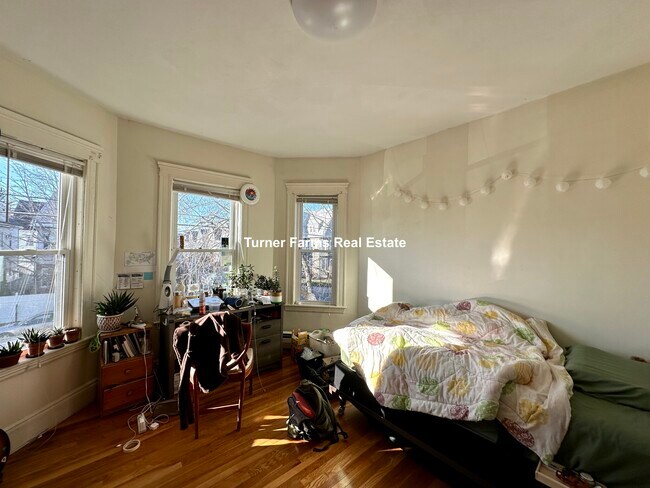 352 Main St unit 2, Medford, MA 02155 - photo 4