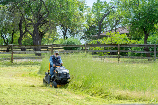 Living in Bianchi Estates with larger lots means maintenance is a must.