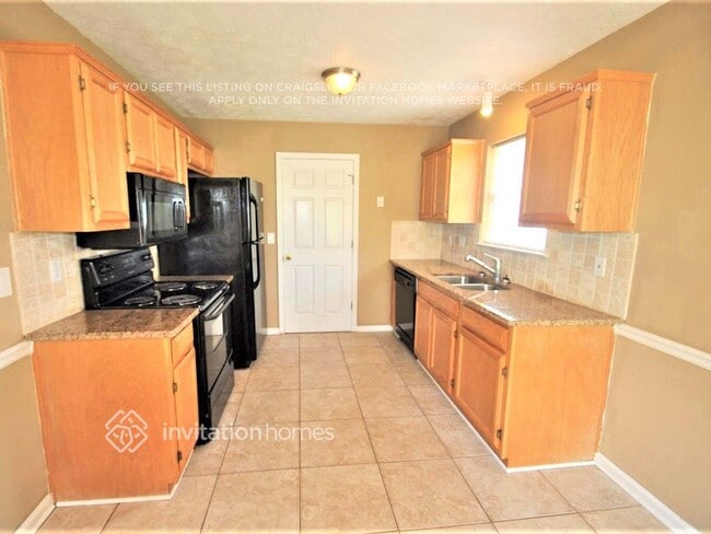 1034 Maple Leaf Ridge, Jonesboro, GA 30238 - photo 4