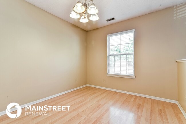 5378 Milhouse Rd, Indianapolis, IN 46221 - photo 4