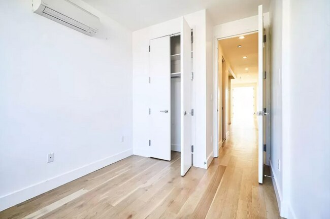 87 Montrose Ave unit 2L, Brooklyn, NY 11206 - photo 6