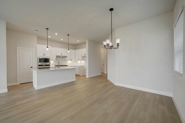 12375 Lost Petal unit 36452234, Schertz, TX 78154 - photo 7