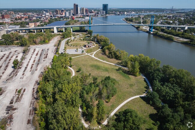 Perrysburg boaters pass Middlegrounds Metropark on the way to downtown Toledo and Lake Erie.