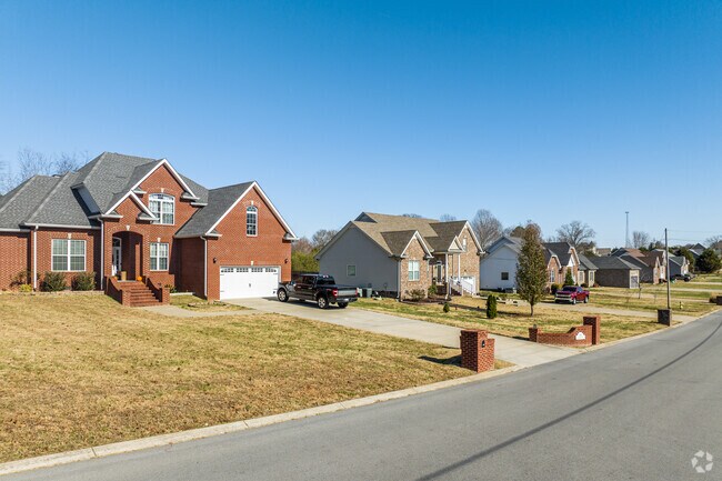 Residents of White Bluff enjoy well-maintained homes.