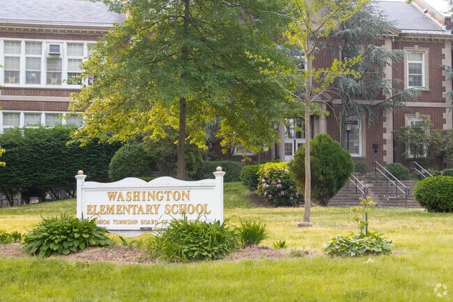 Washington Elementary serves grades PK-4 in the Union Township neighborhood.
