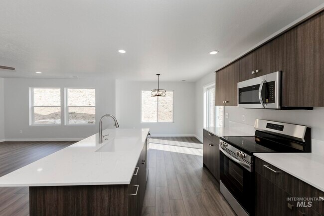 2534 W Fallon Loop, Nampa, ID 83651 - photo 5