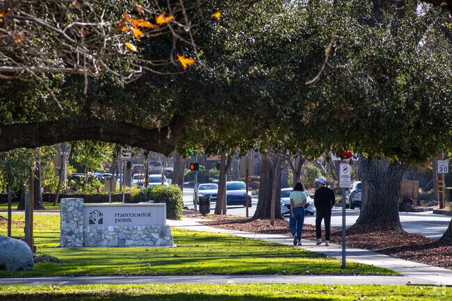 Take an afternoon walk at Memorial Park in Old Claremont.