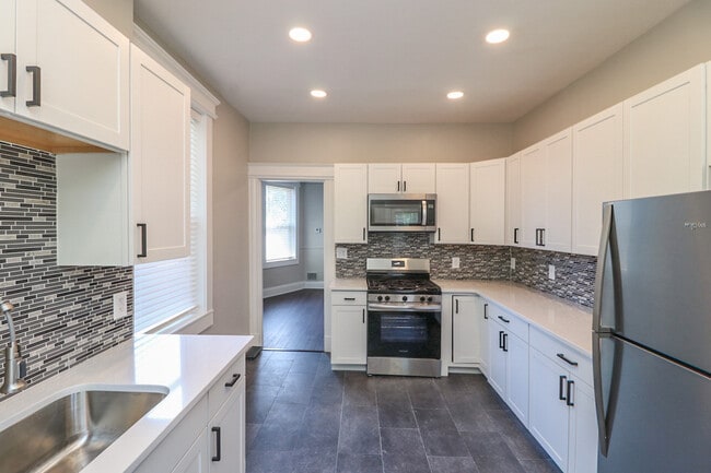 1634 Elkton Place unit 2, Cincinnati, OH 45224 - photo 3