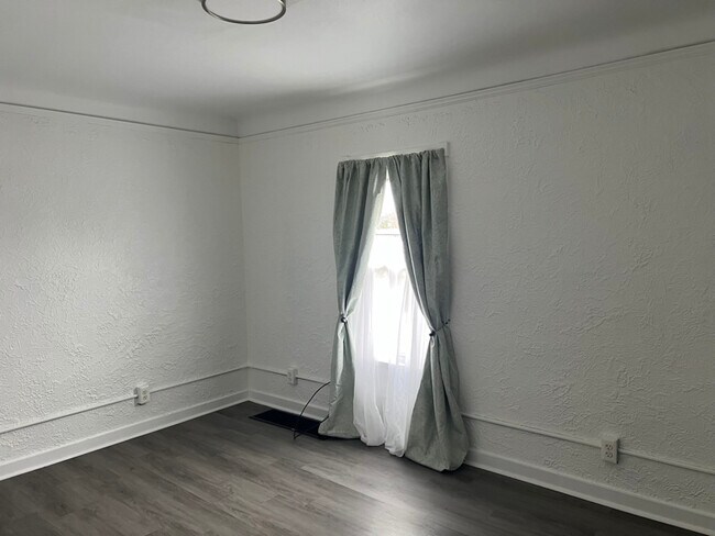 1300 Stewart St unit 1, Natrona Heights, PA 15065 - photo 4