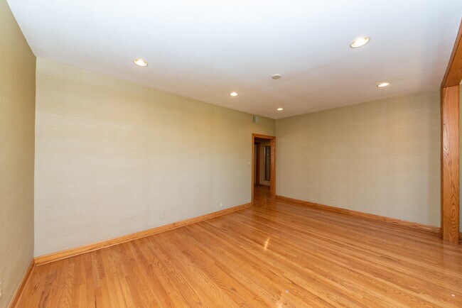 3413 N Elaine Place unit 3, Chicago, IL 60657 - photo 4