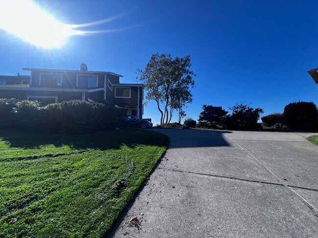 2221 Pinehurst Way, El Cerrito, CA 94530 - photo 4