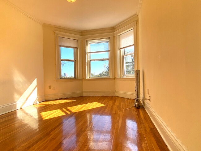 102 Queensberry St unit 21, Boston, MA 02215 - photo 3