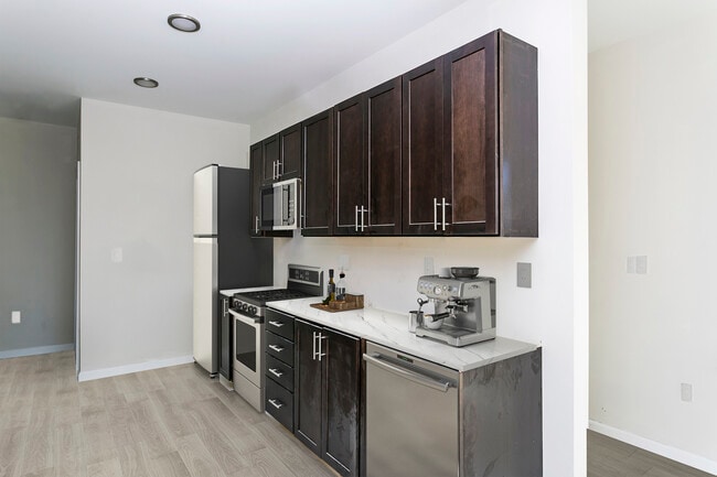 Hamilton Row, Baltimore, MD 21206 - photo 3