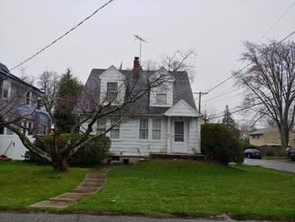 13 Alexander Ave, Freehold, NJ 07728