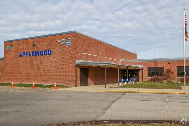 Kids are challenged to excel at Applewood Elementary School.