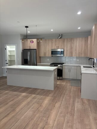 6853 W Belmont Ave Unit 1R, Chicago, IL 60634