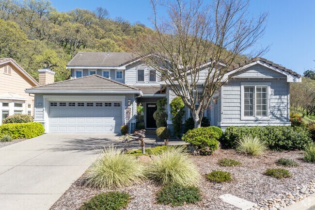 Most of the homes in Rossmoor have built in garages and are single story homes.