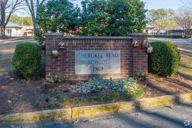 Cherokee Bend Elementary is located in Mountain Brook Alabama.