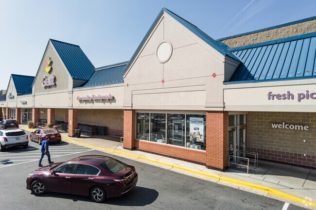 The local Giant is one of a couple grocery stores in the Glenn Dale neighborhood.